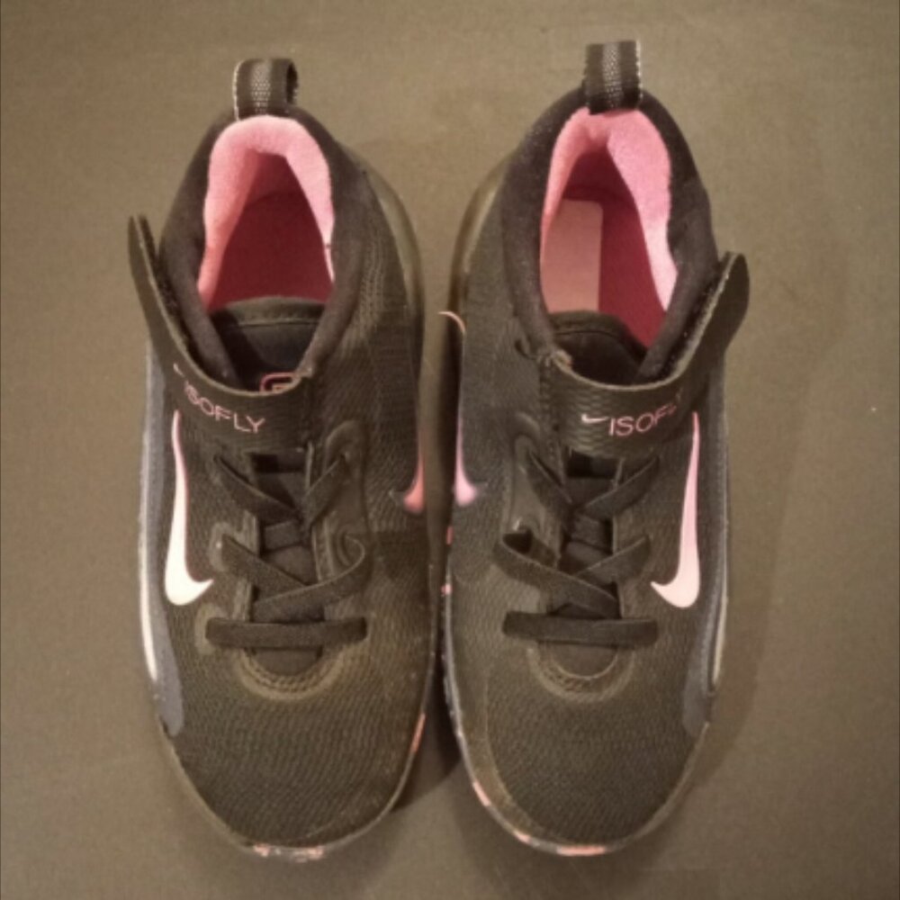 Nike Little Kids' Black & Pink IsoFly Basketball Shoes 11C
